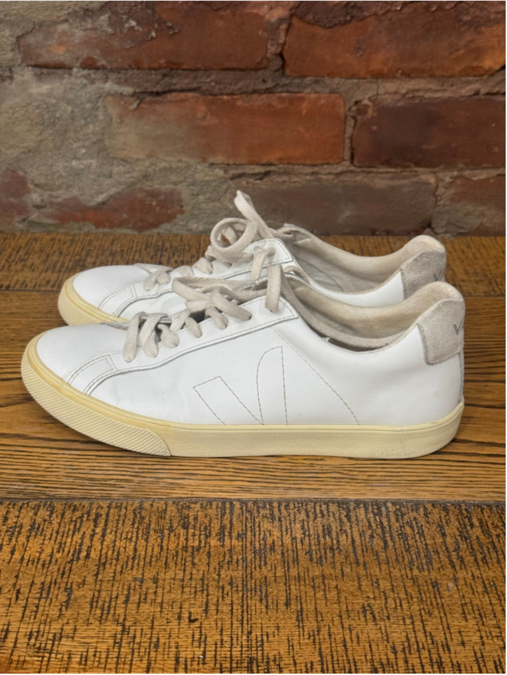 Veja Esplar Leather Sneakers White Grey Suede Heel Stitched V Logo EU 39 US 8 - Picture 2 of 8